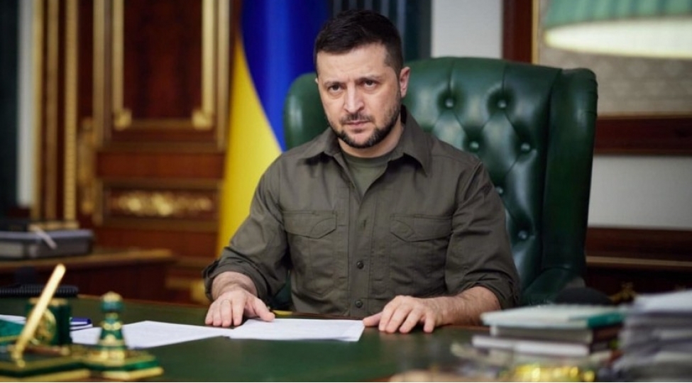 zelenski-norvechin-bash-naziri-ile-telefon-danishigi-aparib