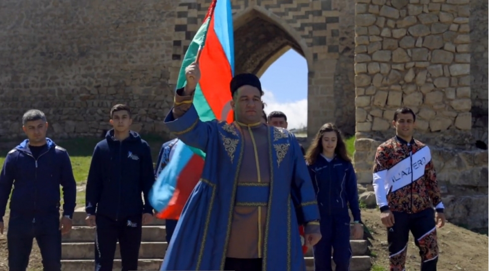 qehremanlarin-ve-dahilerin-izi-ile-temiz-qelebelere-dogru-video