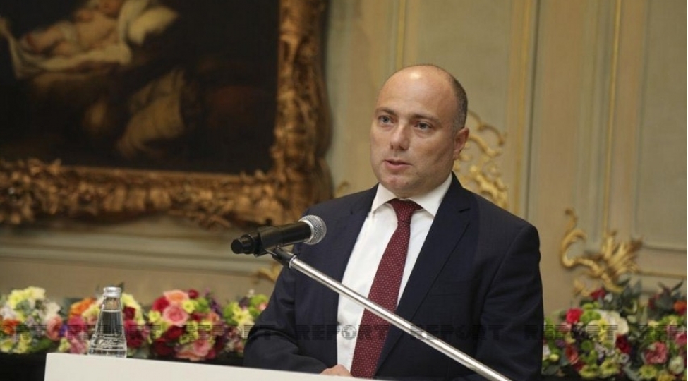 medeniyyet-naziri-ordubaddaki-cume-mescidinde-aparilan-berpa-ishleri-ile-tanish-olub