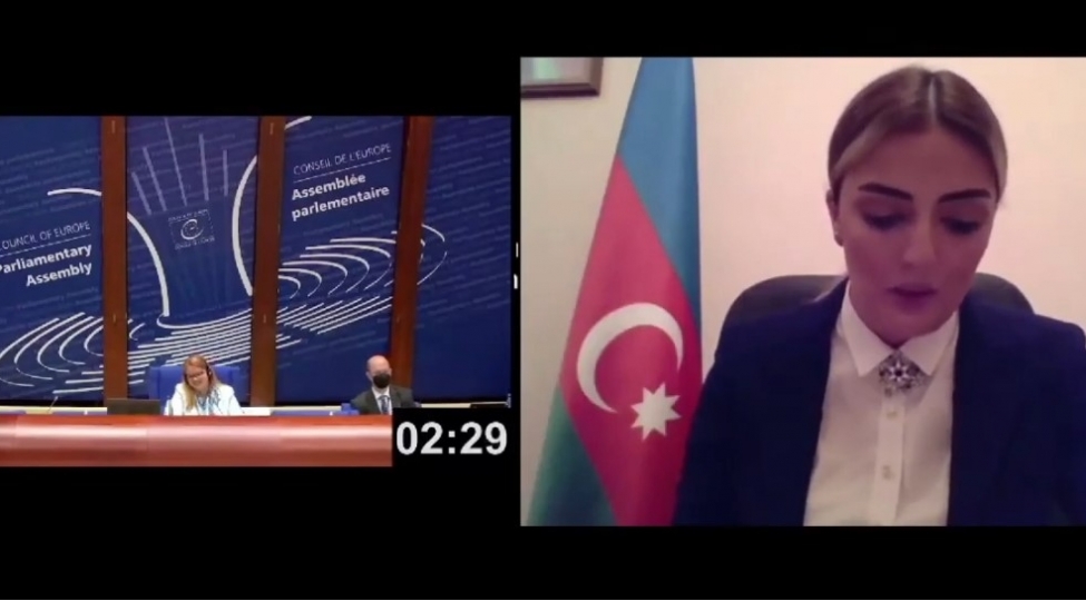 dunyada-minlerle-insan-sosial-iqtisadi-mensubiyyetine-gore-ayri-sechkilik-ve-ya-qeyri-beraber-reftarla-qarshilashmaqdadir-video