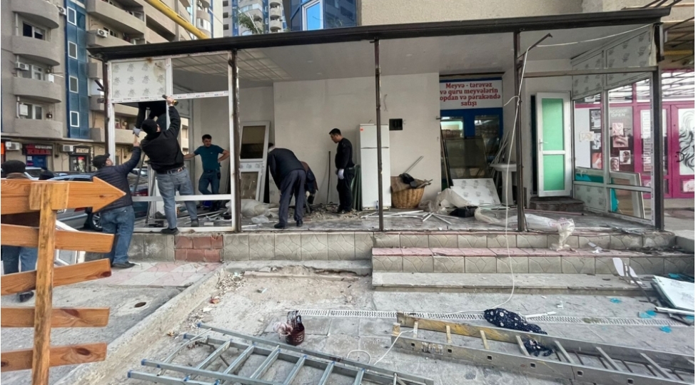 bakixanov-qesebesinde-qanunsuz-tikintinin-qarshisi-alinib-video