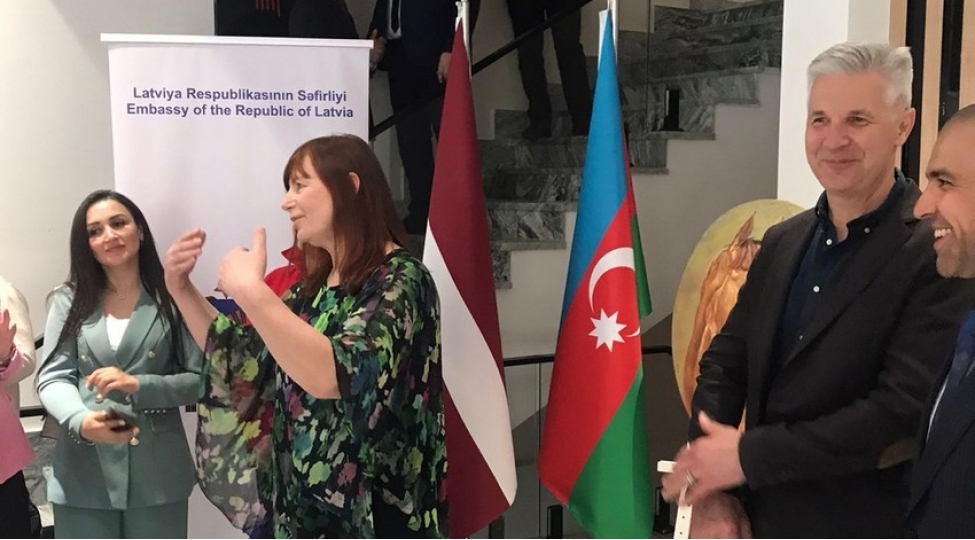 shushada-qarabag-atlari-adli-sergi-achilib