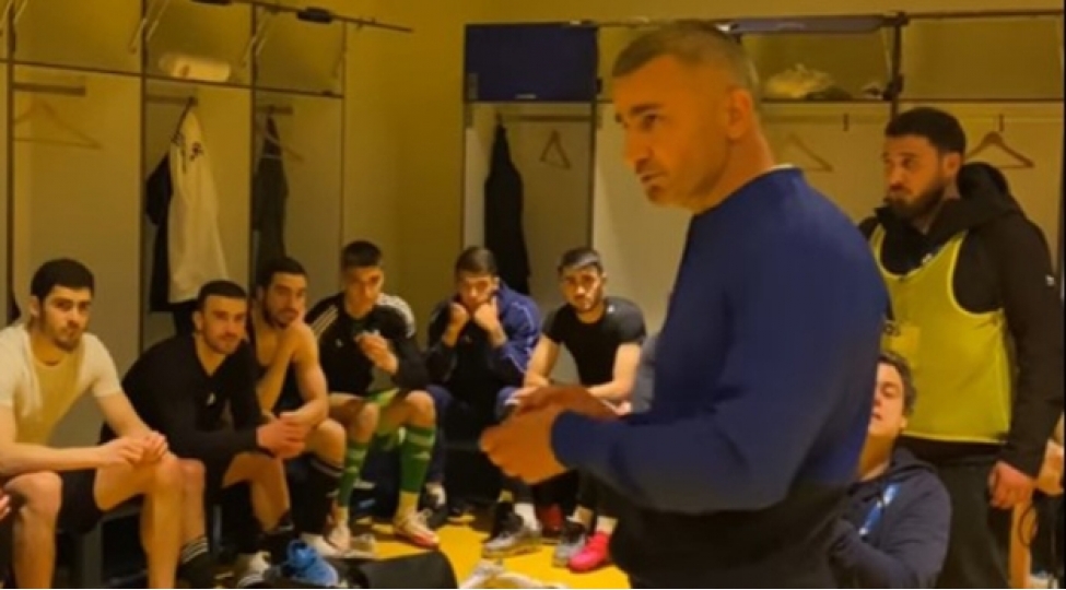 qurban-qurbanovun-paltardeyishme-otagindaki-chixishi-video