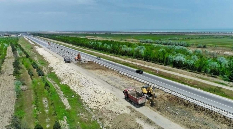baki-quba-rusiya-yolunda-esasli-temir-berpa-ishlerine-bashlanilib-fotovideo