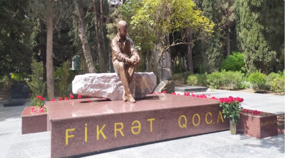 fikret-qocanin-qebirustu-abidesinin-achilishi-olub