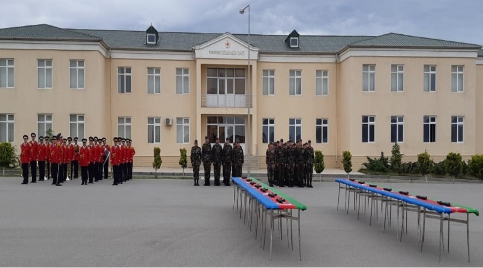 mulki-mudafie-qoshunlarinda-andichme-merasimi-olub-foto