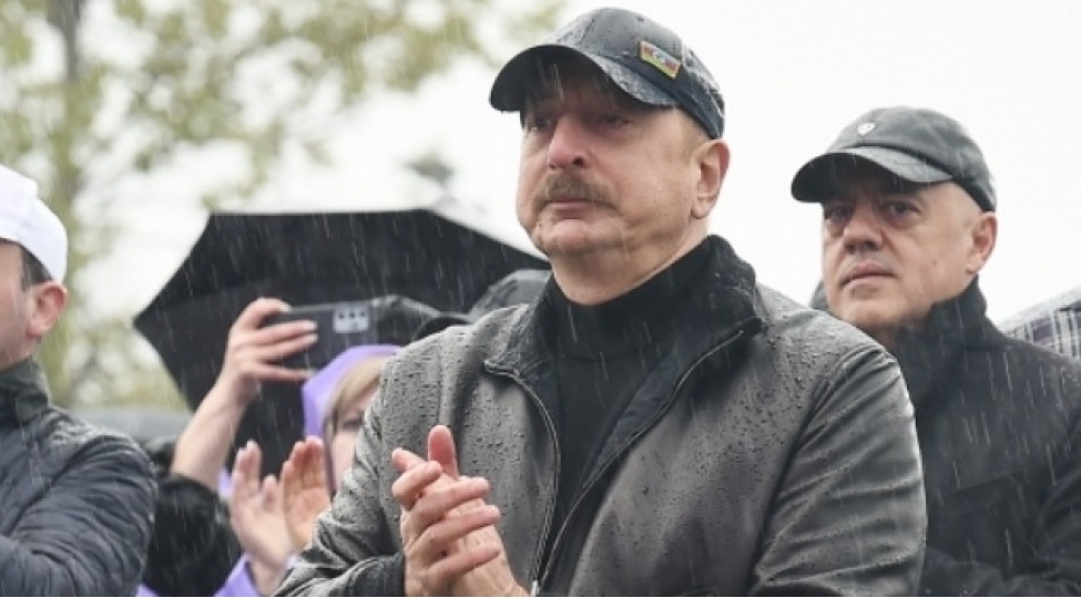 prezidentin-kovreldiyi-anlar-video