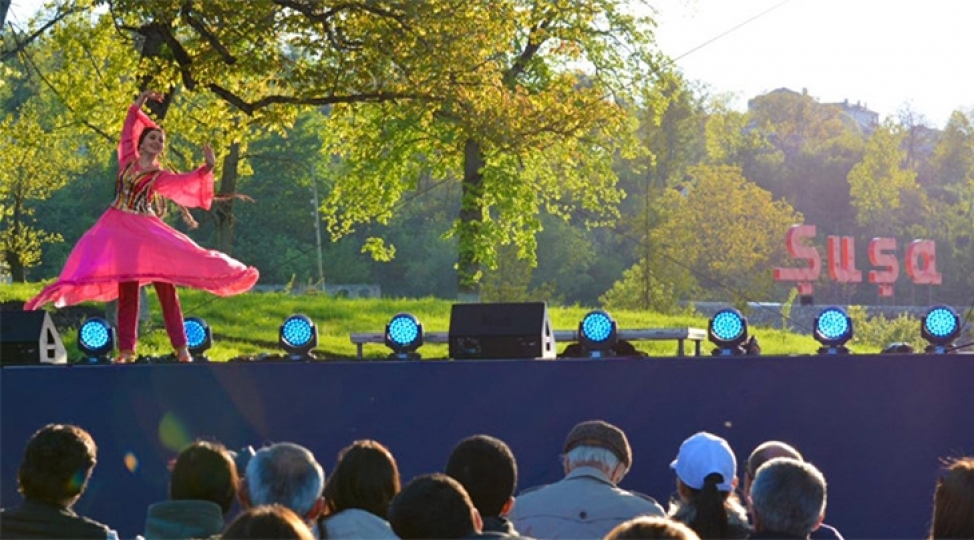xaribulbul-beynelxalq-folklor-festivali-basha-chatib