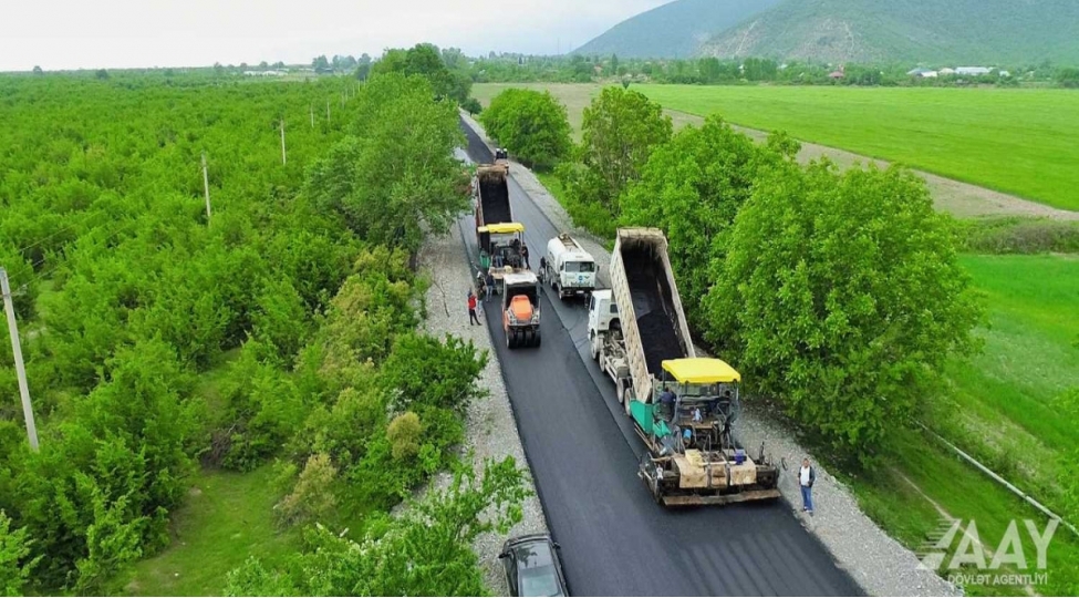 oguz-sheki-avtomobil-yolunun-yeniden-qurulmasi-davam-edir-video