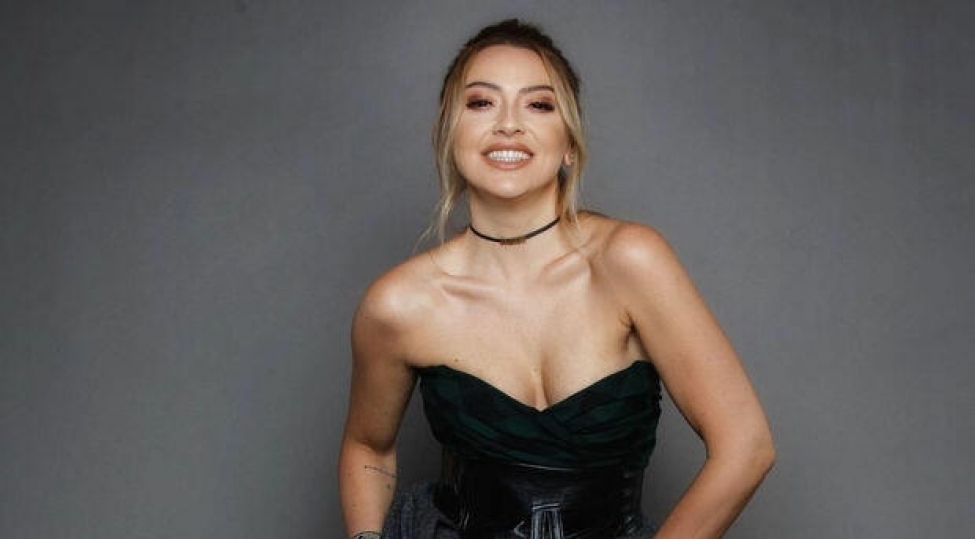 hadise-ilin-pomidor-kralichasi-sechildi