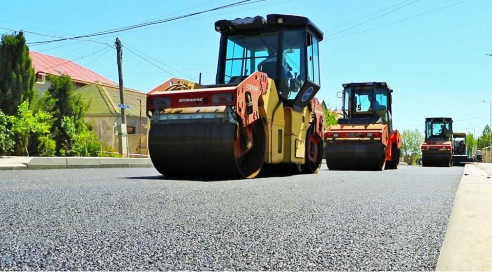yeni-suraxani-qesebesinde-merkezi-kuchenin-temir-ishleri-yekunlashmaq-uzredir-fotovideo