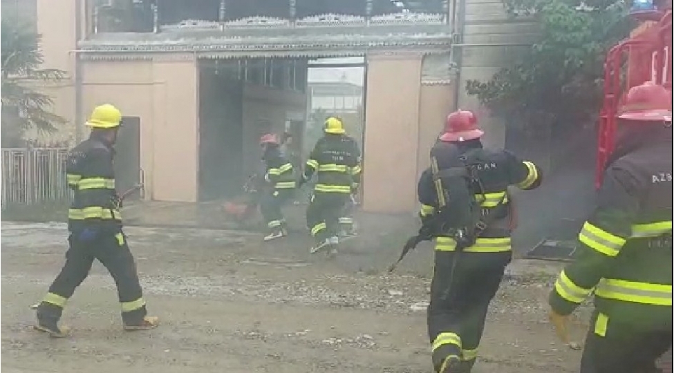 fhn-shemkirde-bash-veren-yangin-sondurulub-fotovideo