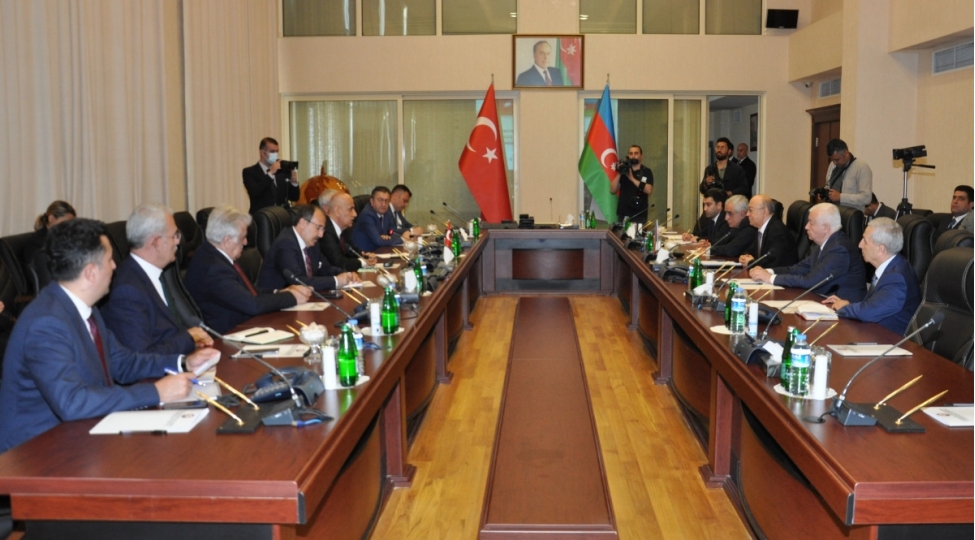 kemaleddin-heyderov-turkiye-kend-teserrufati-ve-meshechilik-naziri-ile-gorushub-video