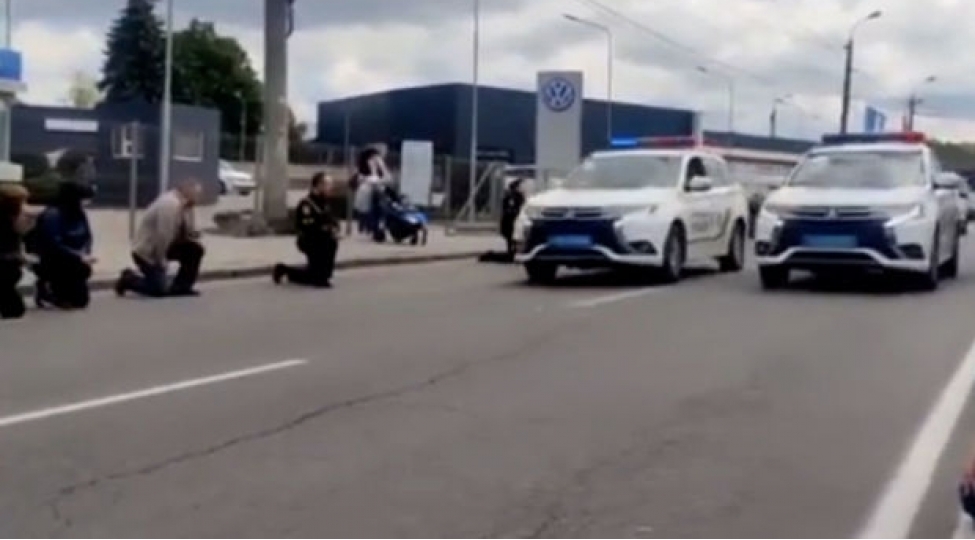 ukraynada-helak-olan-esgerleri-bele-qarshiladilar