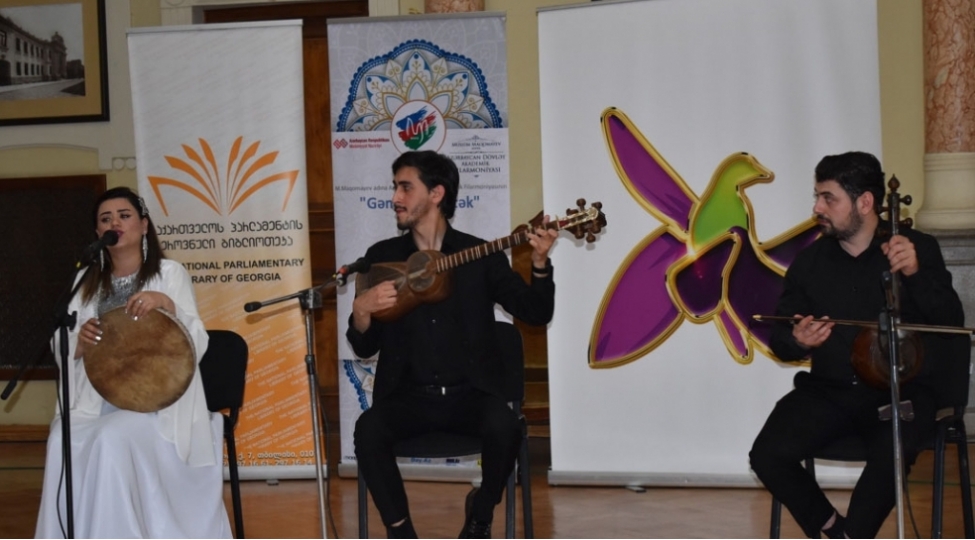 gurcustan-milli-kitabxanasinda-xaribulbul-adli-konsert-olub