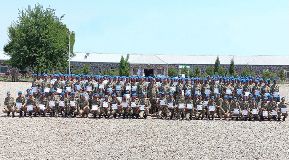 komando-hazirligi-kursunu-bitirenlere-sertifikatlar-verilib-video