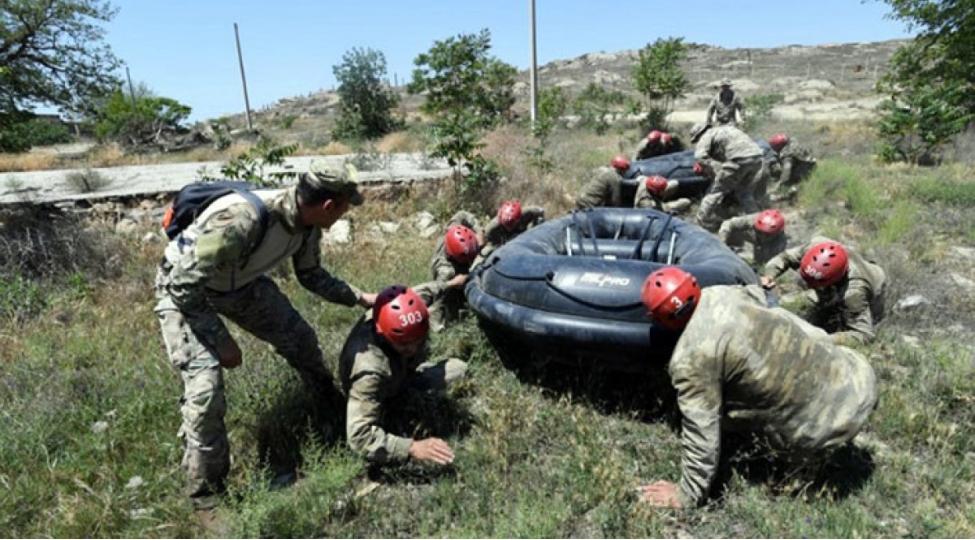 herbi-deniz-quvvelerinde-deniz-piyadalarinin-xususi-teyinatli-kursu-kechirilir-video