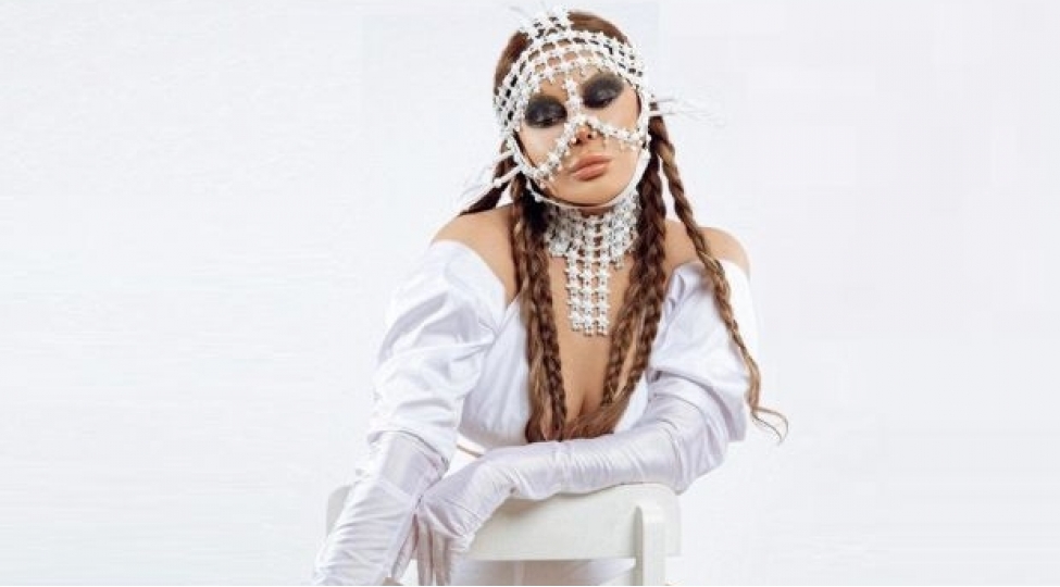 emeliyyat-olunan-aygun-kazimova-yeni-gorunushdevideo