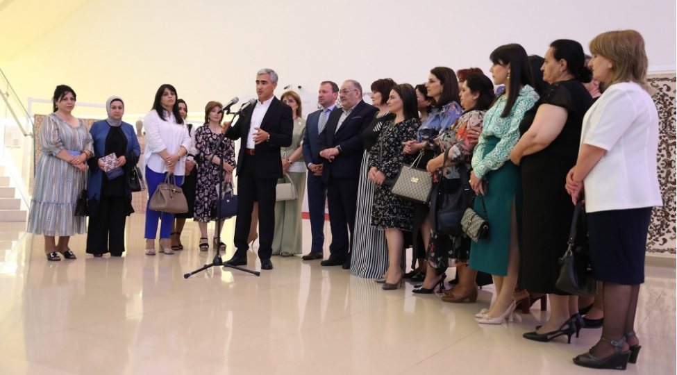 azerbaycan-xalchasi-ilmelerin-reqsi-foto