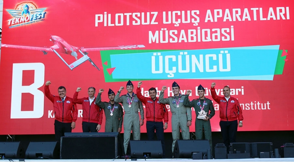 milli-mudafie-universitetinin-kursantlari-teltif-olunublar