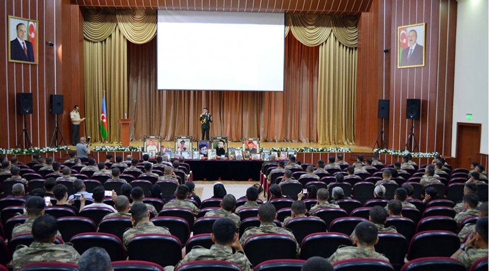 shehidlerin-xatiresine-hesr-olunmush-anim-merasimi-kechirilib