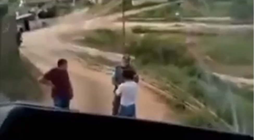 ermeniler-azerbaycana-mexsus-yuk-avtomobilinin-hereketine-manee-yaradiblar