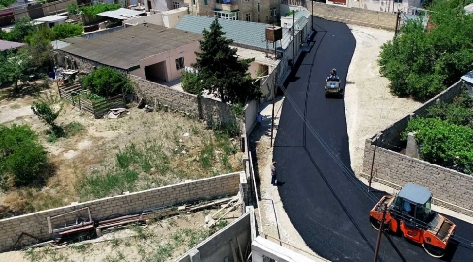 bulbule-qesebesinde-samir-eliyev-kuchesi-temir-olunur-videofoto