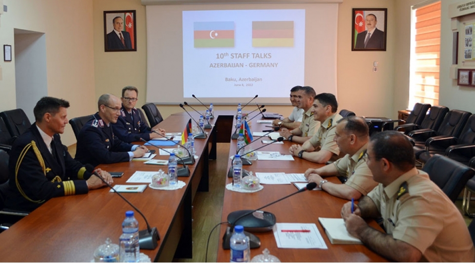 azerbaycan-ve-almaniya-mudafie-nazirlikleri-arasinda-ikiterefli-danishiqlar-kechirilib-2