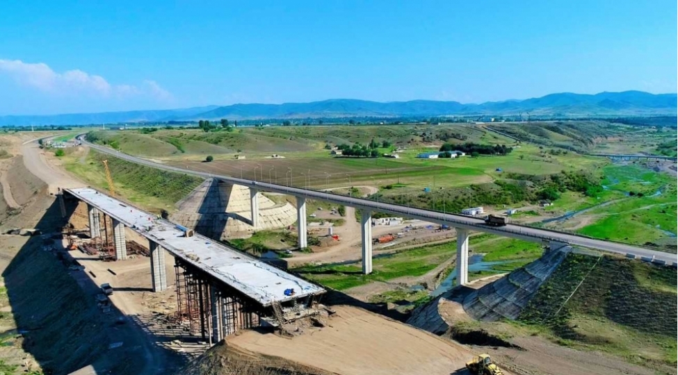 m2-magistralin-130-km-lik-hissesinin-genishlendirilmesi-ilin-sonuna-qeder-yekunlashdirilacaq-fotovideo