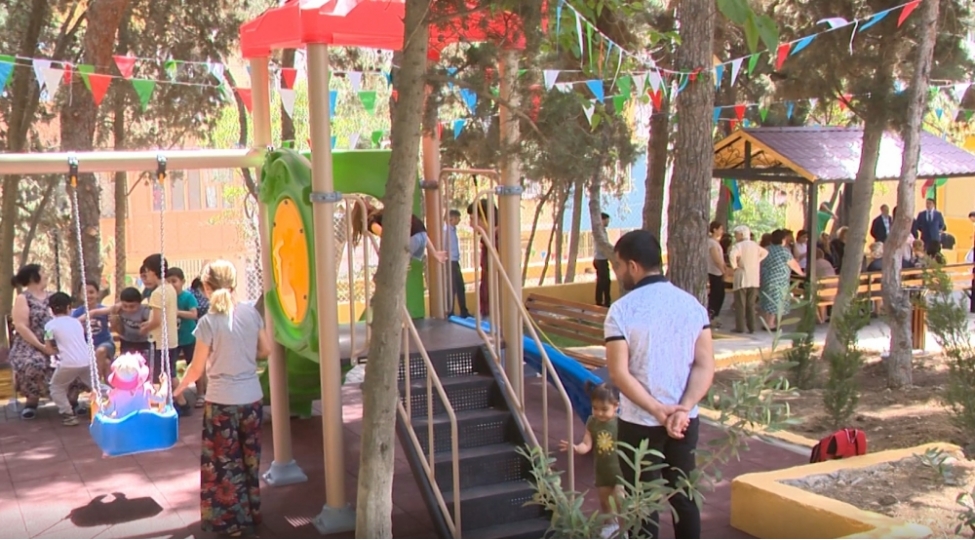 nesimi-rayonunda-shehidhacirza-rzayevin-valideynlerinin-yashadigi-heyet-abadlashdirilib-fotovideo