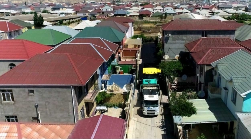 bileceri-qesebesi-xudat-bey-melikaslanov-kuchesi-temir-olunur-fotovideo