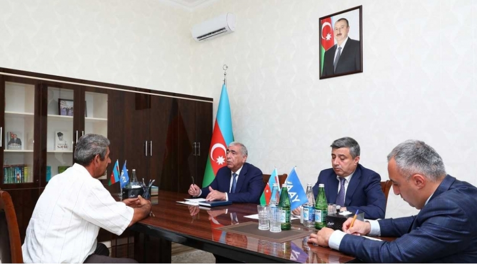 naftalan-sheheri-goranboy-ve-xocali-rayonlarindan-olan-vetendashlarin-qebulu-kechirilib-videofoto