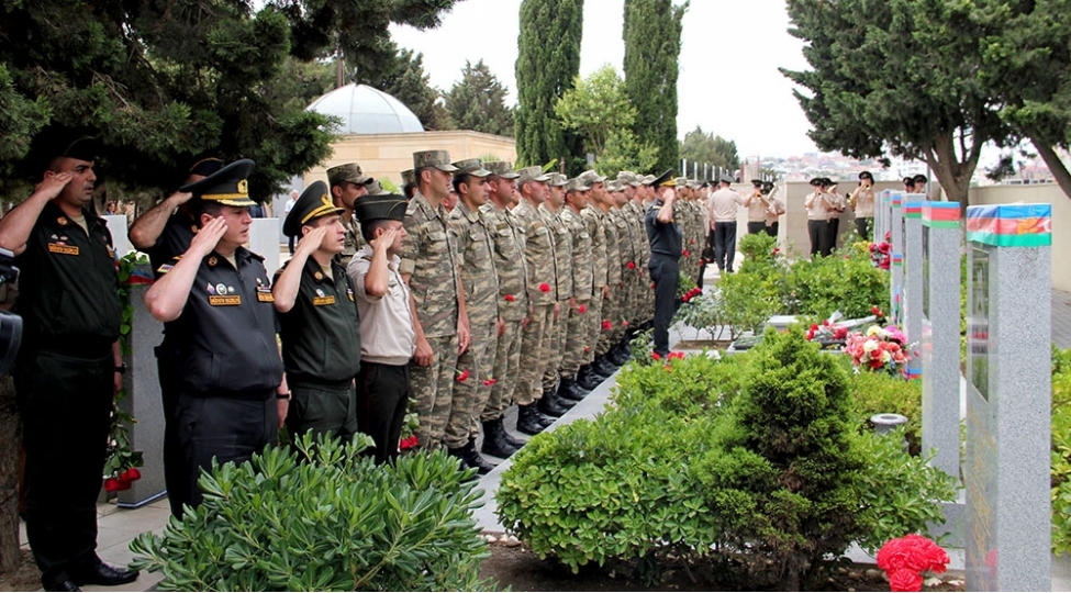 milli-qehreman-mubariz-ibrahimovun-mezari-ziyaret-edilib