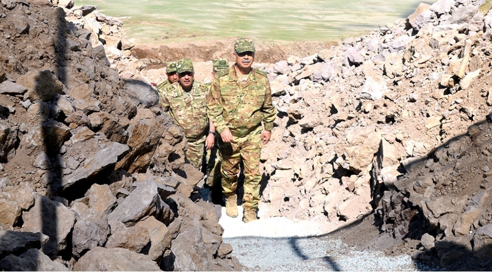 mudafie-naziri-dovlet-serhedinde-doyush-movqelerine-sefer-edib