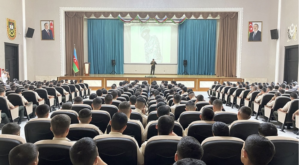 shehidlerin-xatiresine-hesr-olunmush-anim-merasimi-kechirilib-2