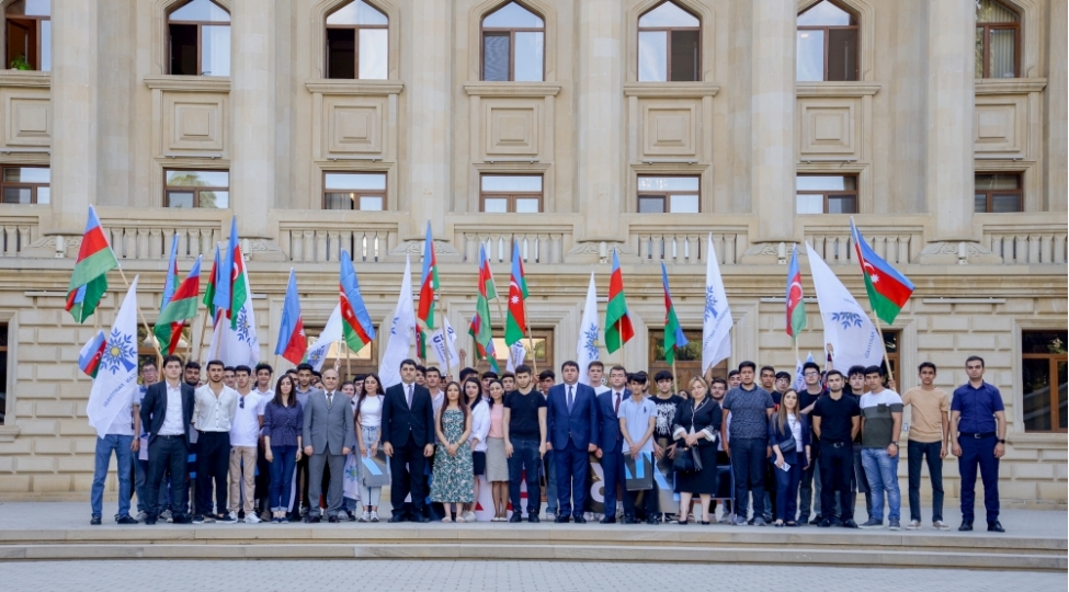 gencler-saglam-heyat-terzini-sechir-adli-fleshmob-kechirilib-video