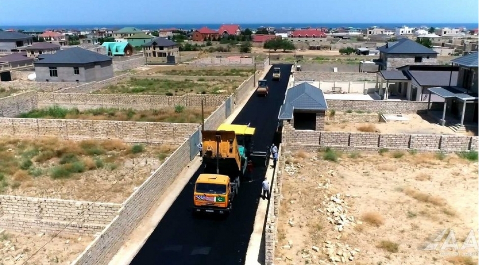 bakinin-kurdexani-ve-mashtaga-qesebelerinin-yollari-temir-edilir-fotovideo