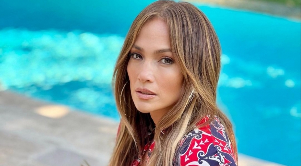 cey-lo-nun-500-dollarliq-gece-geyimi-video