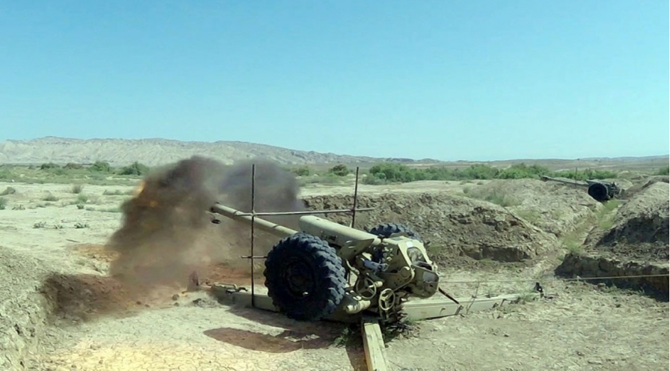 artilleriya-bolmelerinde-doyush-atishli-telim-kechirilir-video