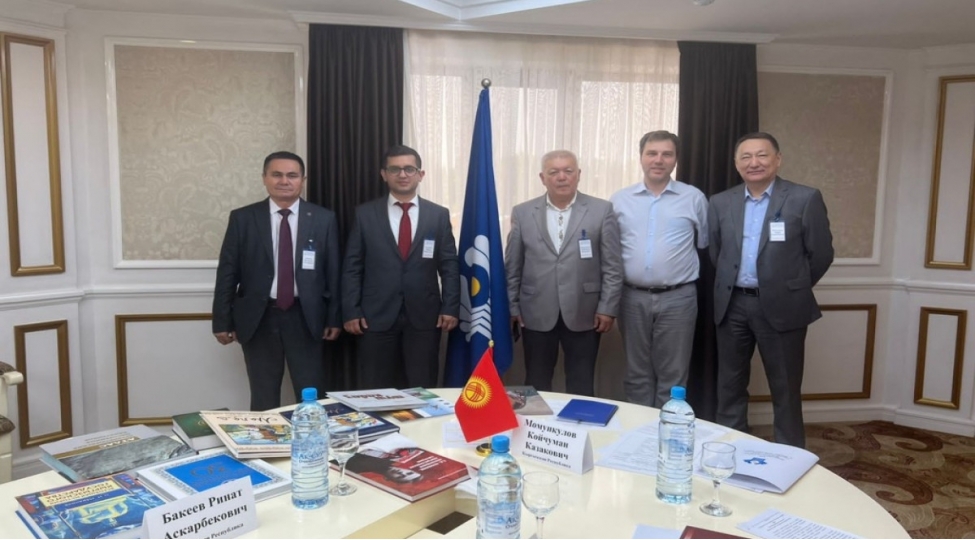 azerbaycan-kitablari-kitab-seneti-musabiqesinde-qalib-olub