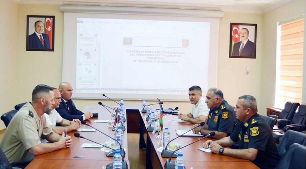 azerbaycan-ile-latviya-arasinda-herbi-emekdashliq-meseleleri-muzakire-edilib