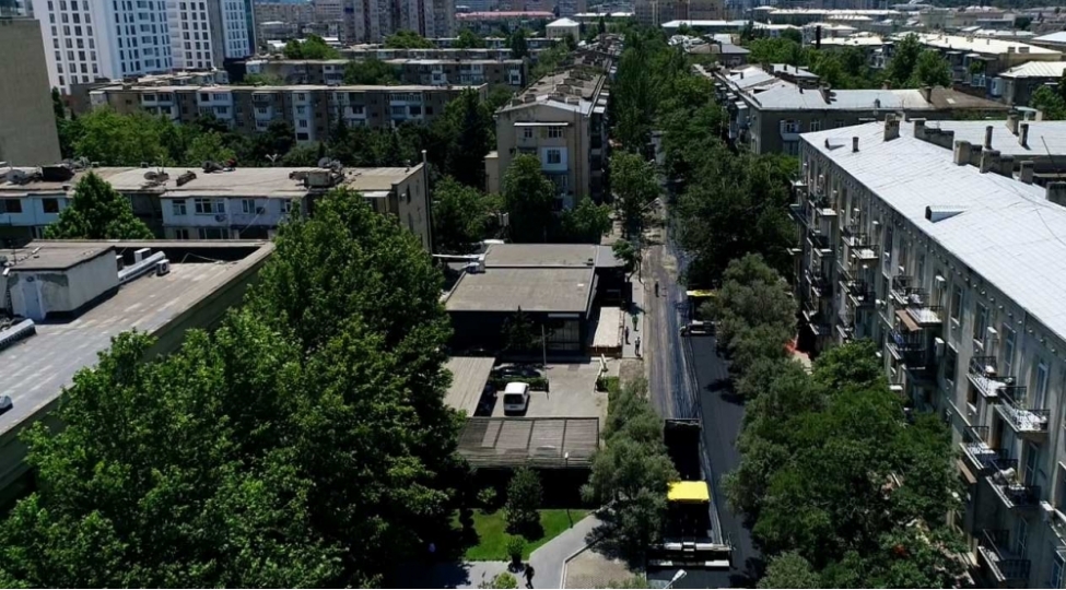 yasamal-rayonunda-elesger-elekberov-kuchesi-temir-edilir-fotovideo