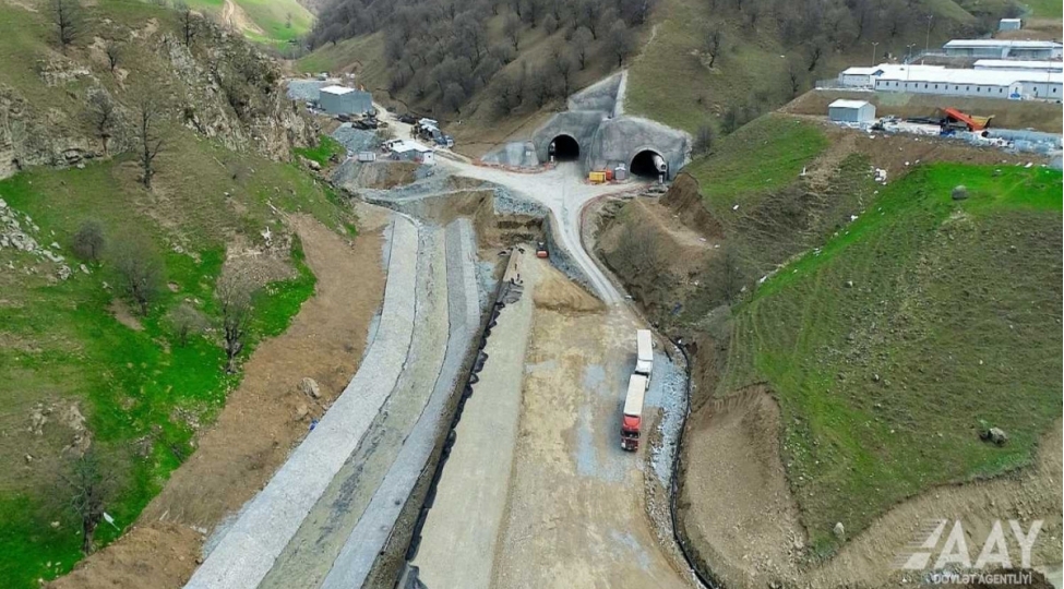 murovdag-tunelinin-tikinti-layihesinin-goruntusu-paylashilib-video