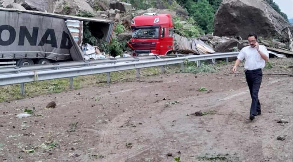 turkiyede-torpaq-surushmesi-olub