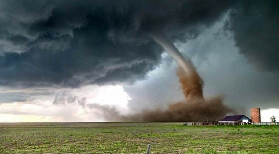 chinde-dagidici-tornadonun-goruntuleri-yayildi