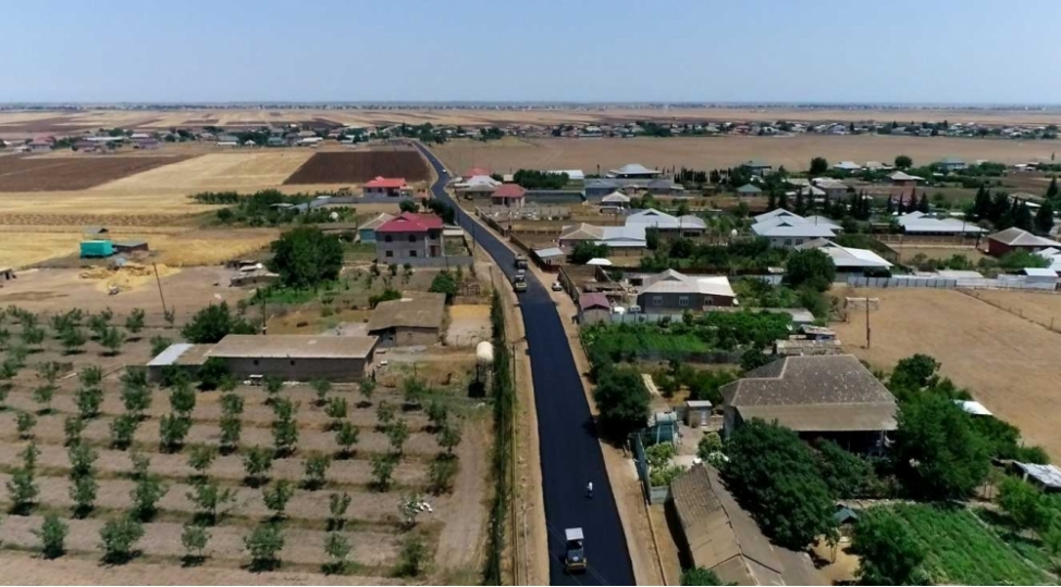 celilabadda-14-yashayish-menteqesini-birleshdiren-yollar-yeniden-qurulur-fotovideo