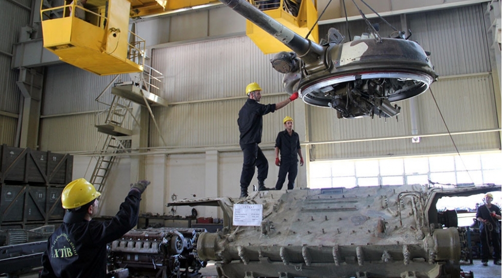 herbi-hissede-silah-temiri-sexi-fealiyyete-bashlayib-fotovideo