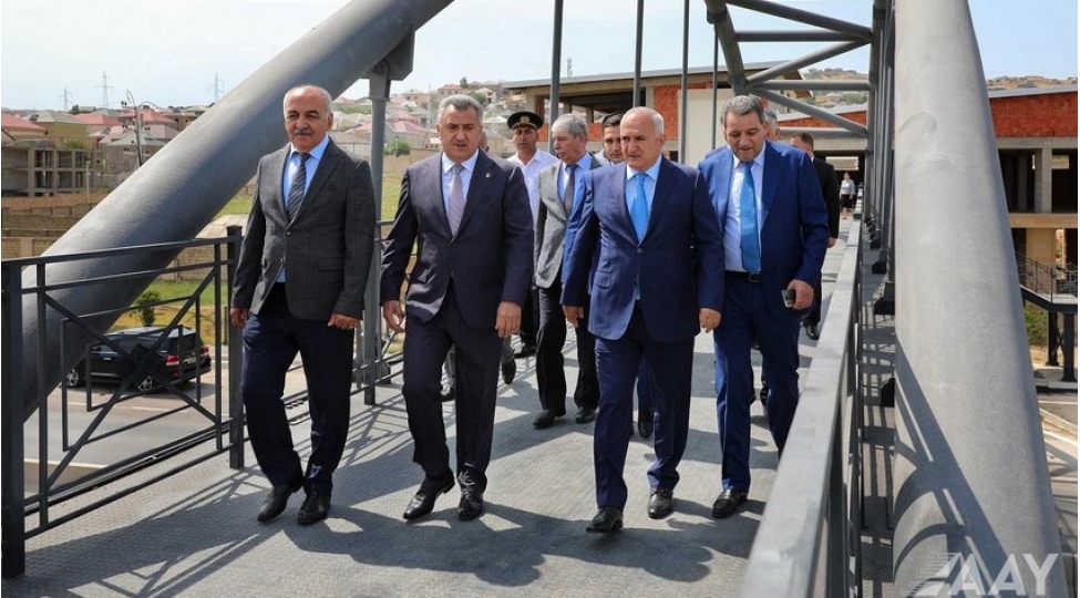 baki-shamaxi-yevlax-avtomobil-yolunda-piyada-kechidi-istifadeye-verilib-fotovideo