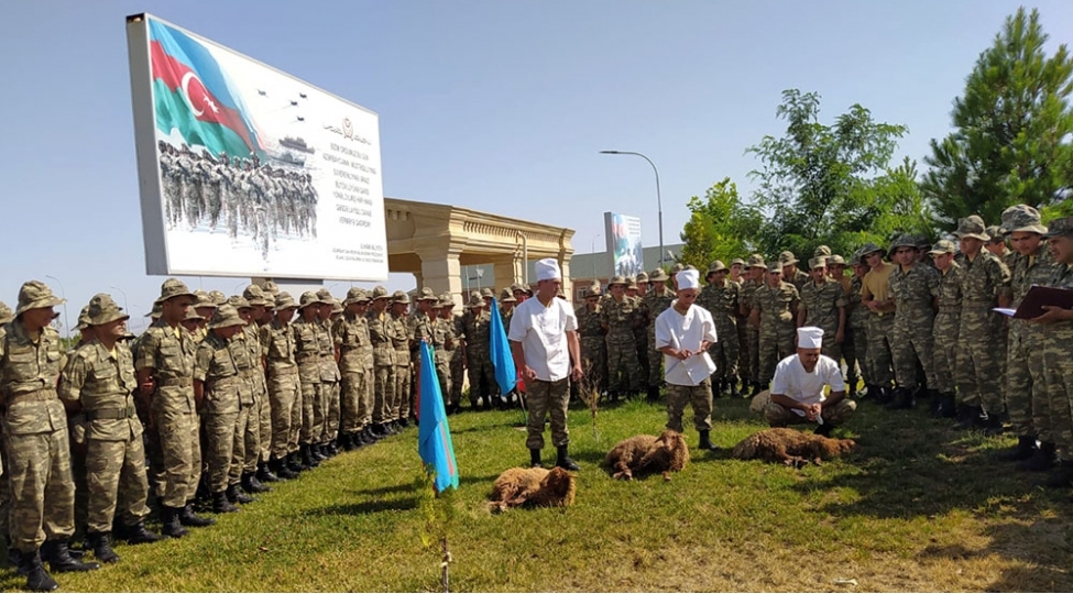 qurban-bayrami-munasibetile-azerbaycan-ordusunda-tedbirler-kechirilib