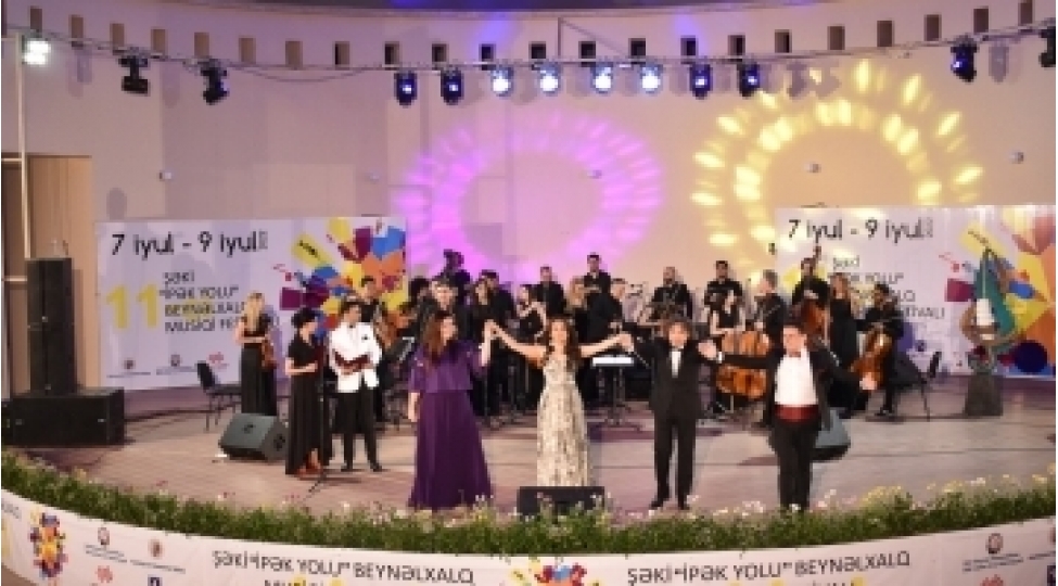 sheki-ipek-yolu-xi-beynelxalq-musiqi-festivali-basha-chatib